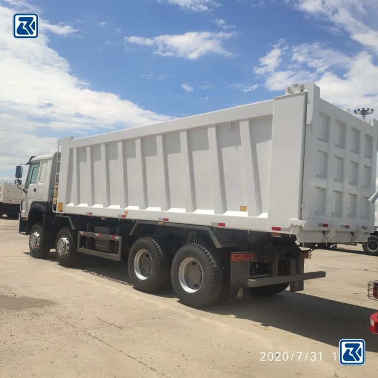 Парк белых самосвалов HOWO готов к продаже - HOWO Special Truck Ltd.